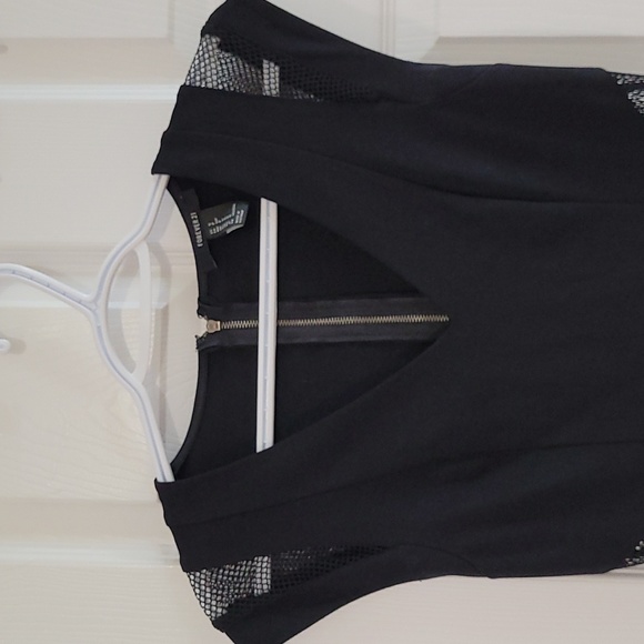 Little black dress. Forever 21 - Picture 6 of 10